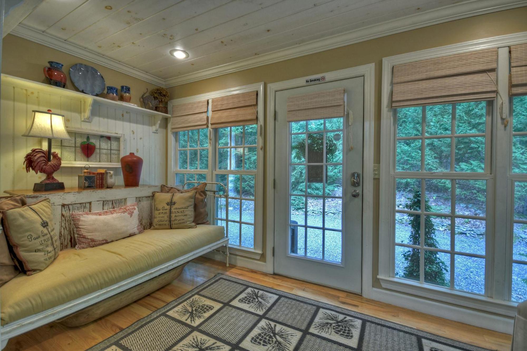 Southern Living Cottage Cozy Up By The Fire Relax On The Porch And Enjoy Peaceful Surroundings Блу-Ридж Екстер'єр фото